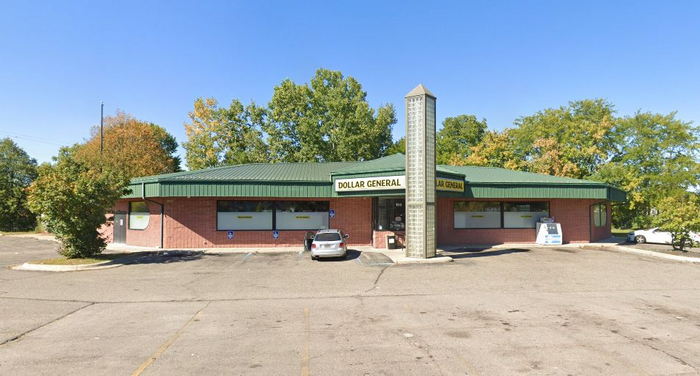 Family Video - Lansing - 105 N Waverly Rd (newer photo)